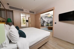 Suite (Large) | 1 bedroom, minibar, in-room safe, free cribs/infant beds - Royal Garden by Isrotel Collection (Eilat)