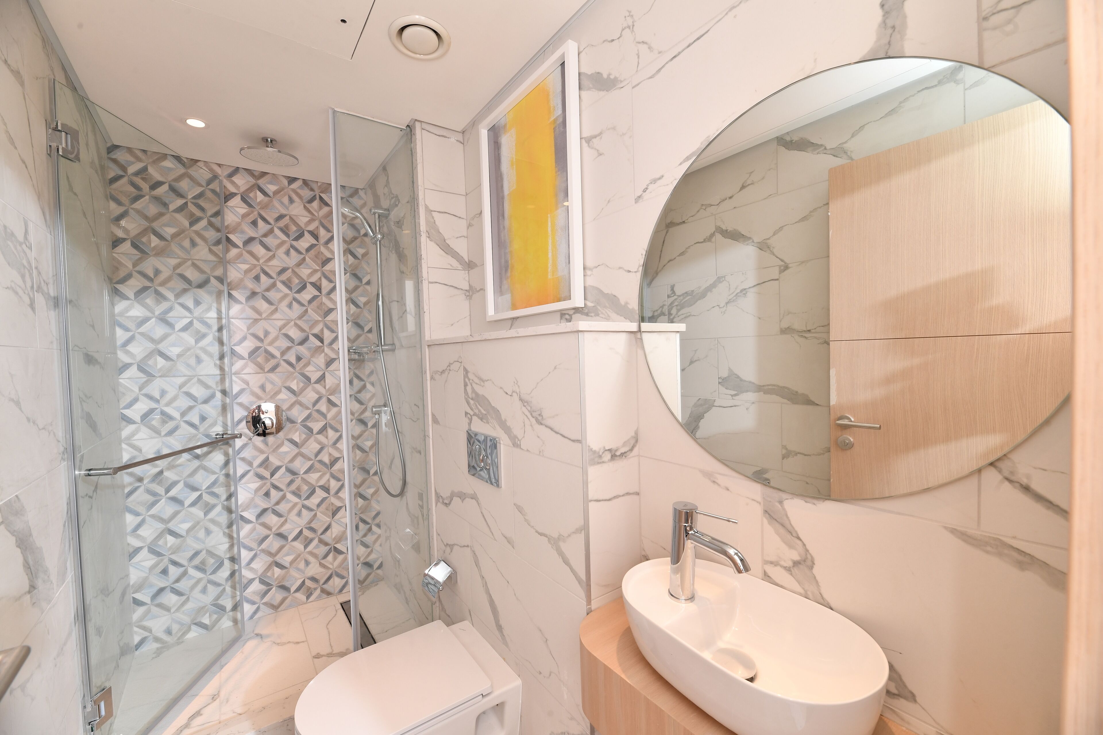 free toiletries, towels