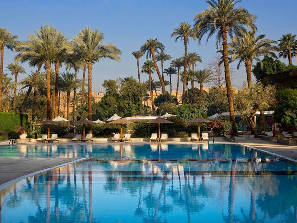 Outdoor pool, pool umbrellas