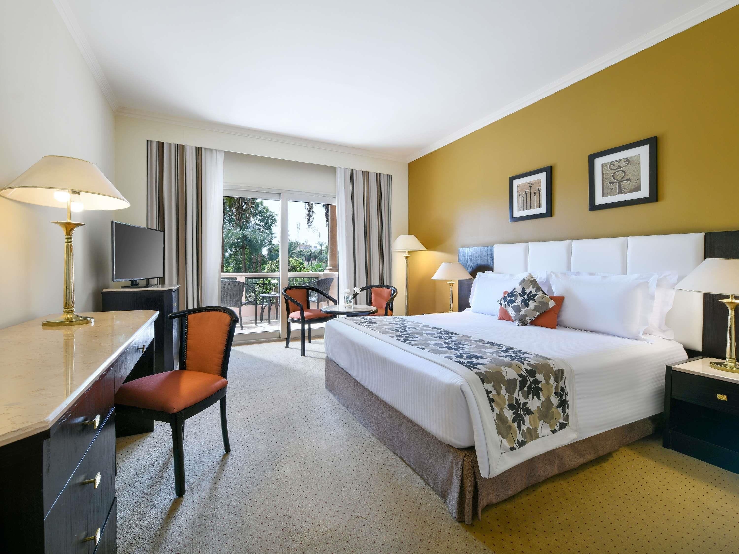 Klassieke kamer, 1 kingsize bed, balkon, uitzicht op tuin | Lakens van Egyptisch katoen, luxe beddengoed, een minibar