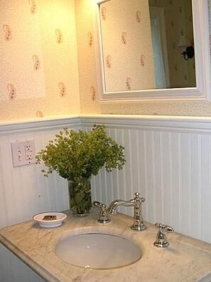 Fair Suite | Bathroom