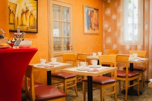 Daily buffet breakfast (EUR 14 per person)