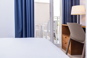 Basic Economy Double Room | Mörkläggningsgardiner, gratis wi-fi och sängkläder
