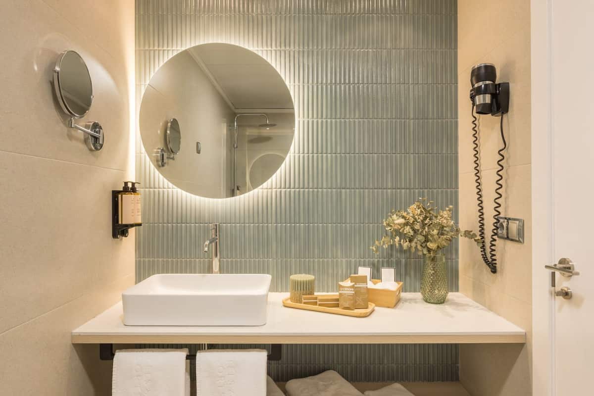 1 bedroom, in-room safe, desk, free cots/infant beds