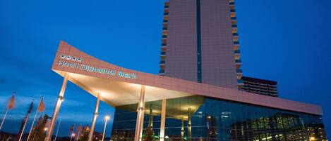 Façade de l’hébergement - soirée/nuit