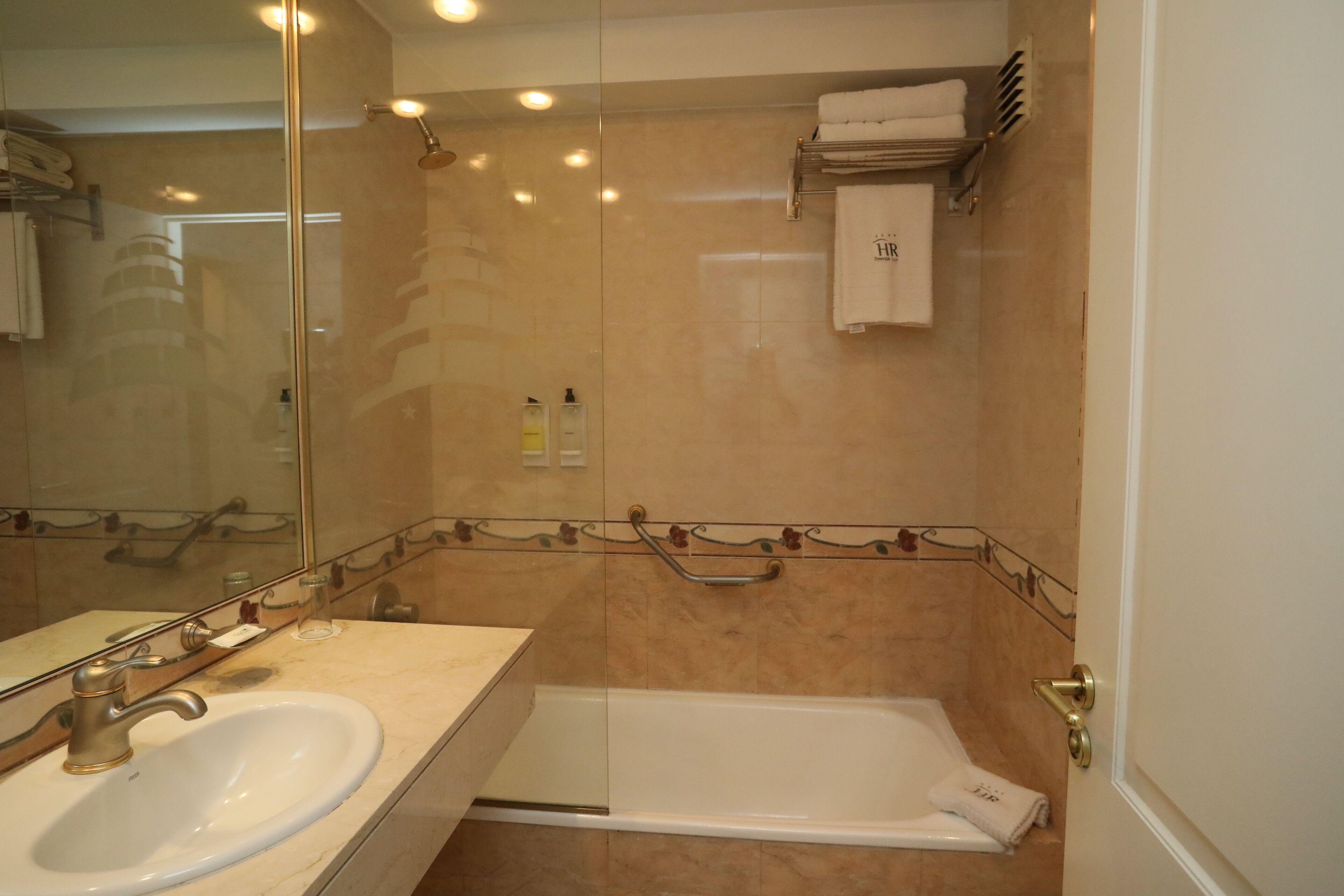 Foto - HR Esmeralda Luxor