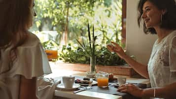 Desayuno bufé gratuito y diario