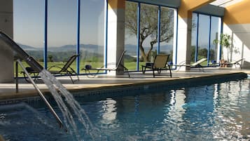 Couples treatment rooms, sauna, hot tub, steam room, Turkish bath