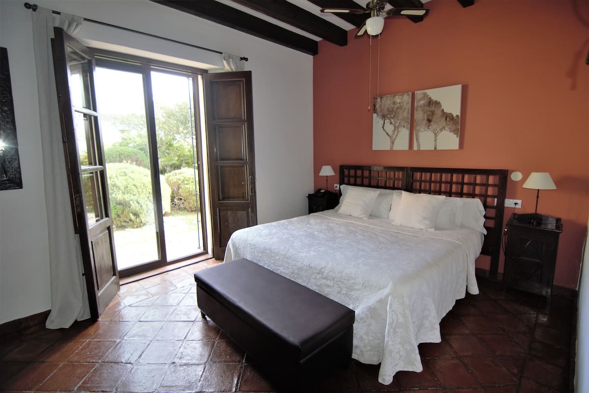 Double Room | 1 bedroom, minibar, in-room safe, individually decorated