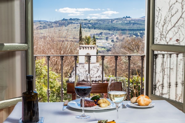 Frokost og middag serveres, middelhavsretter