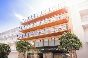 Fachada de la propiedad
