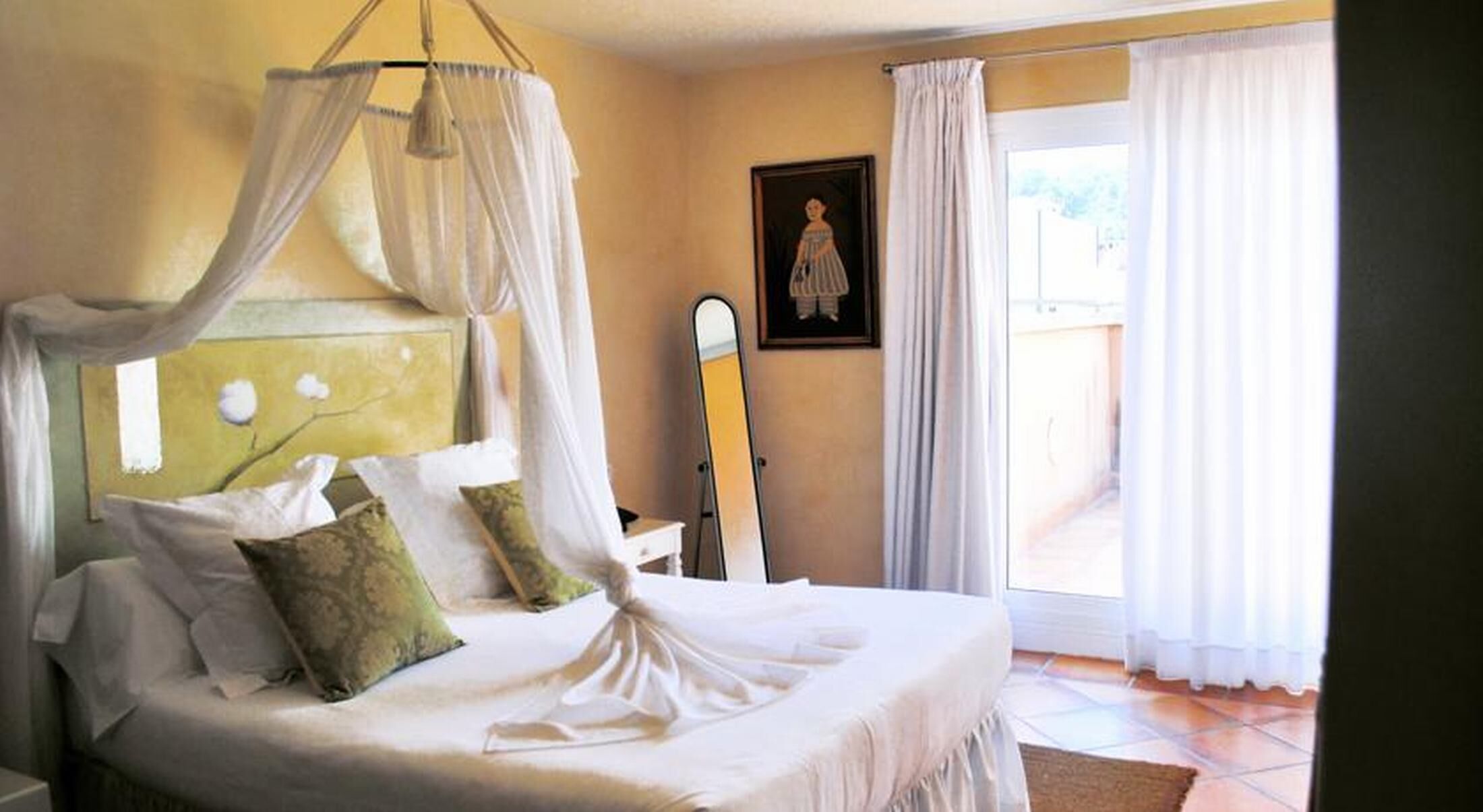 Premium bedding, down duvets, in-room safe, desk