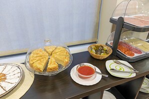 Breakfast buffet - Hotel Cardena (Burgos)