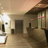 Mostrador de check-in y check-out