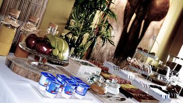 Petit déjeuner continental servi tous les jours en supplément