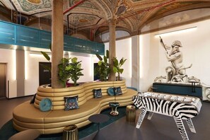 المنشأة من الداخل