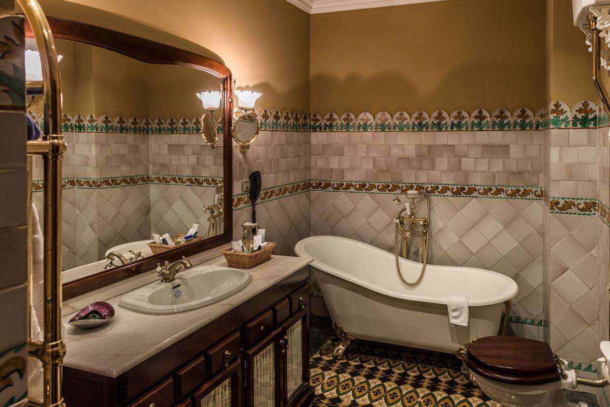 double room | premium bedding, minibar, in-room safe, desk