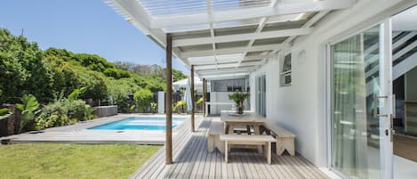 Village Break Luxury Villa | Teres/patio