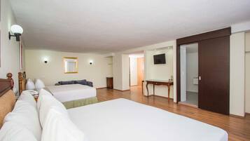 Caja de seguridad en la habitación y cortinas blackout