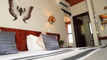 Twin Room | Desk, iron/ironing board, free cots/infant beds, free WiFi