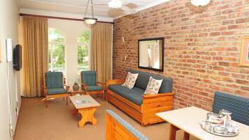 家庭房 | 起居区 | 电视