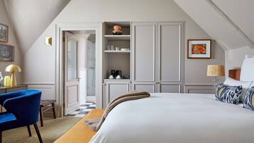 1 bedroom, hypo-allergenic bedding, in-room safe, desk