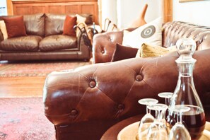 Coin salon dans le hall