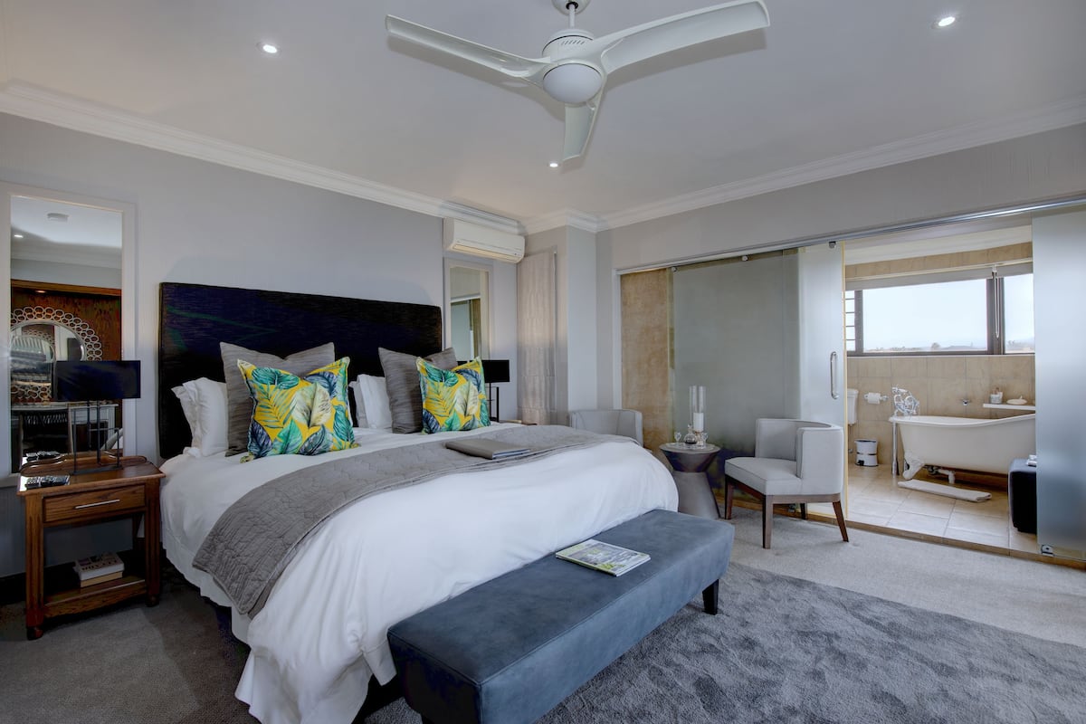 Superior Room, Sea View (4) | Bar mini, peti besi dalam bilik, dihias secara berasingan