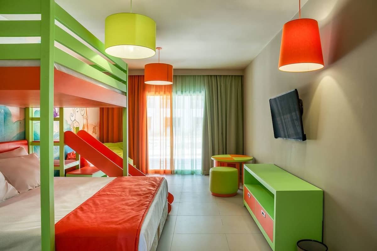 Minibar, in-room safe, blackout drapes, soundproofing
