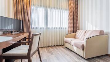 标准房, 1 张双人床 | 迷你吧、客房内保险箱、办公桌、隔音