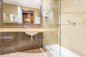 Minibar, in-room safe, desk, soundproofing - Sercotel Las Artes Pinto (Pinto)