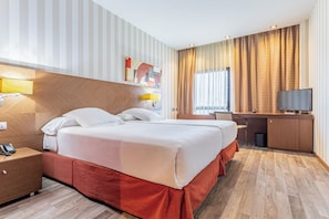 Standard Room, 2 Twin Beds | Minibar, in-room safe, desk, soundproofing