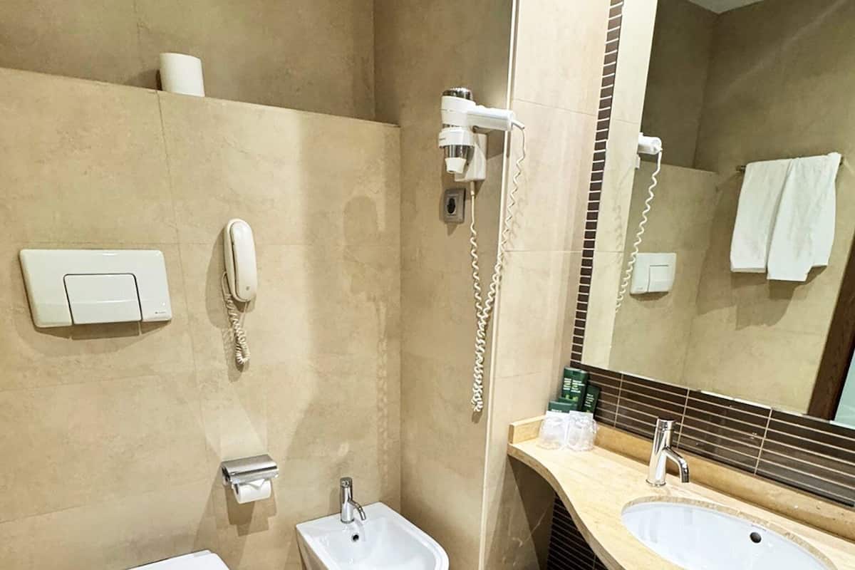 Minibar, in-room safe, desk, soundproofing
