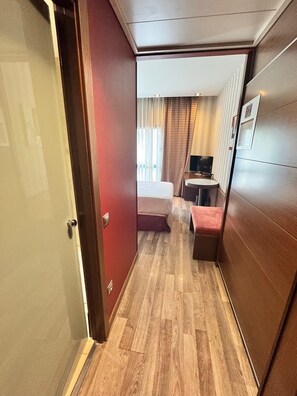 Minibar, coffres-forts dans les chambres, bureau, chambres insonorisées