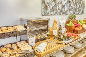 Daily buffet breakfast (EUR 15 per person)