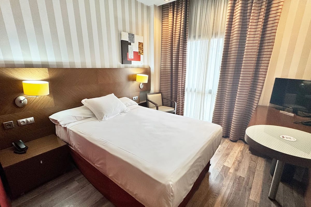 Minibar, in-room safe, desk, soundproofing