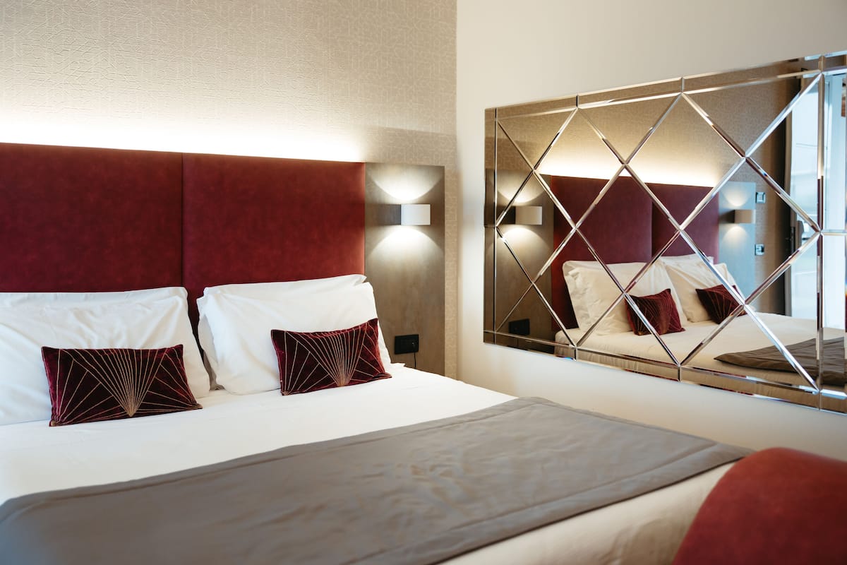 down duvets, minibar, in-room safe, desk