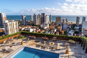 Outdoor pool - Hotel Praia Centro (Fortaleza)