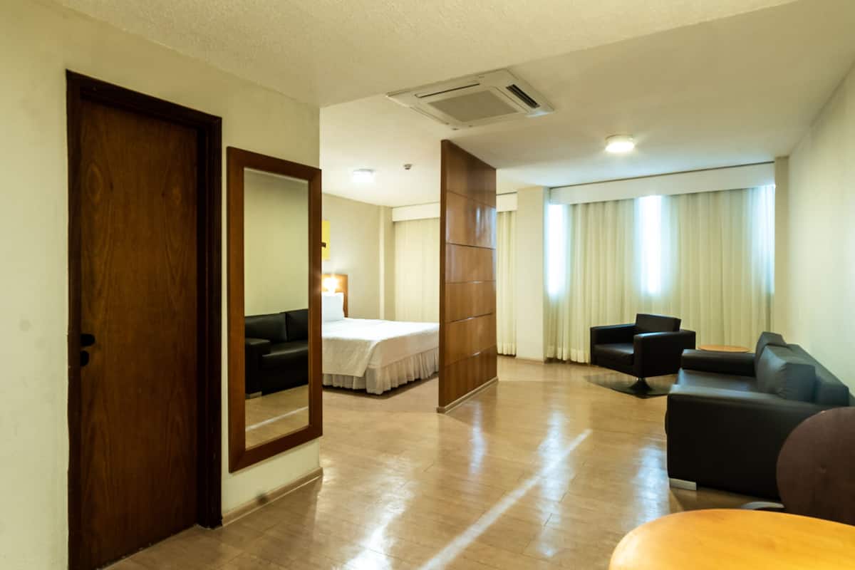 suite | 1 bedroom, minibar, in-room safe, desk