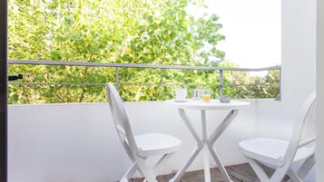 Duplex | Desk, iron/ironing board, free WiFi, bed sheets