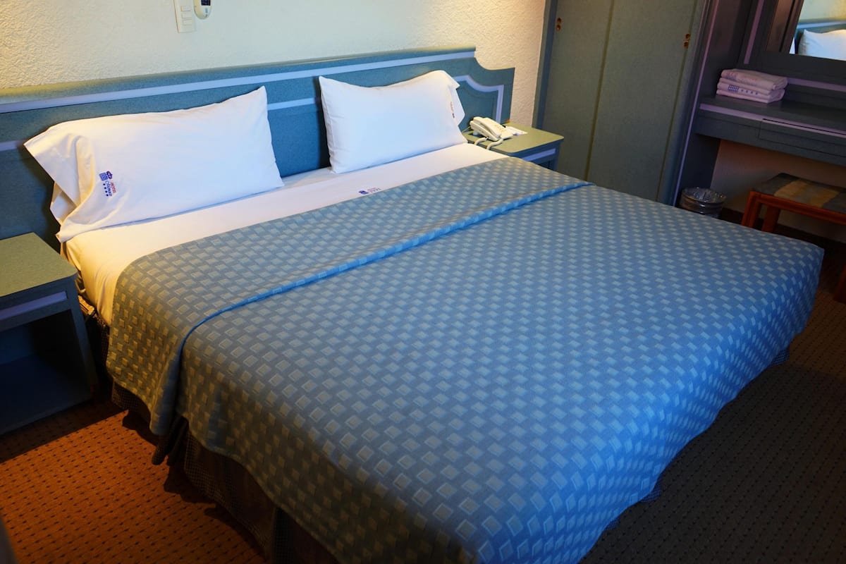 1 bedroom, in-room safe, blackout curtains, free WiFi
