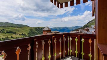 Apartamento standard, 2 quartos | Sacada
