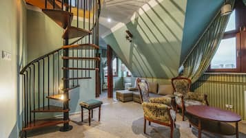 Quadruple Room | Desk, iron/ironing board, free WiFi, bed sheets