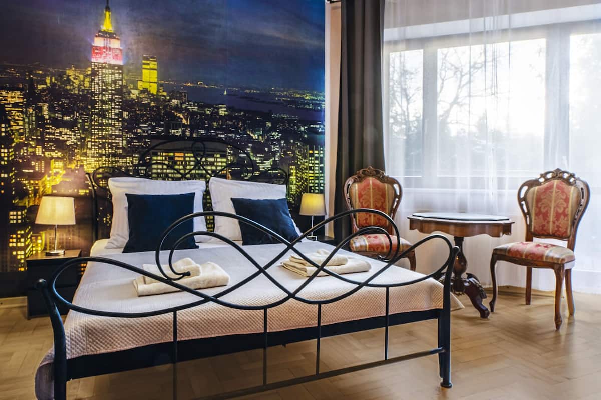 Standard Room (Shower 3 people) | Desk, iron/ironing board, free WiFi, bed sheets