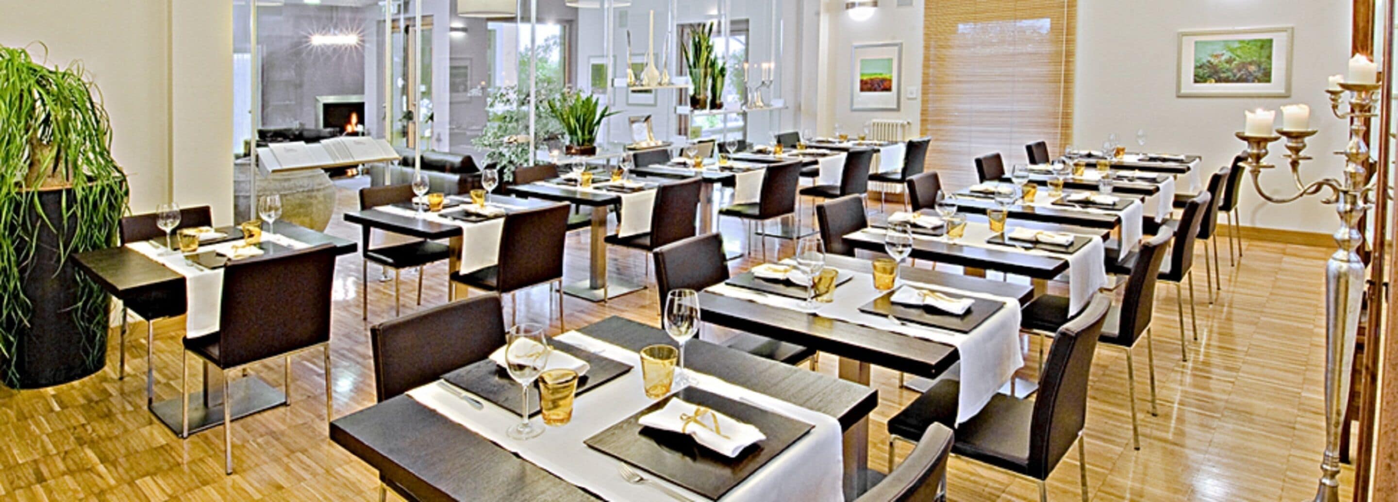 Petit déjeuner et dîner servis sur place, restauration en plein air 