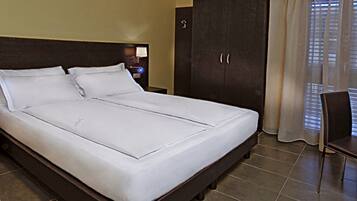 Minibar, in-room safe, cribs/infant beds, rollaway beds