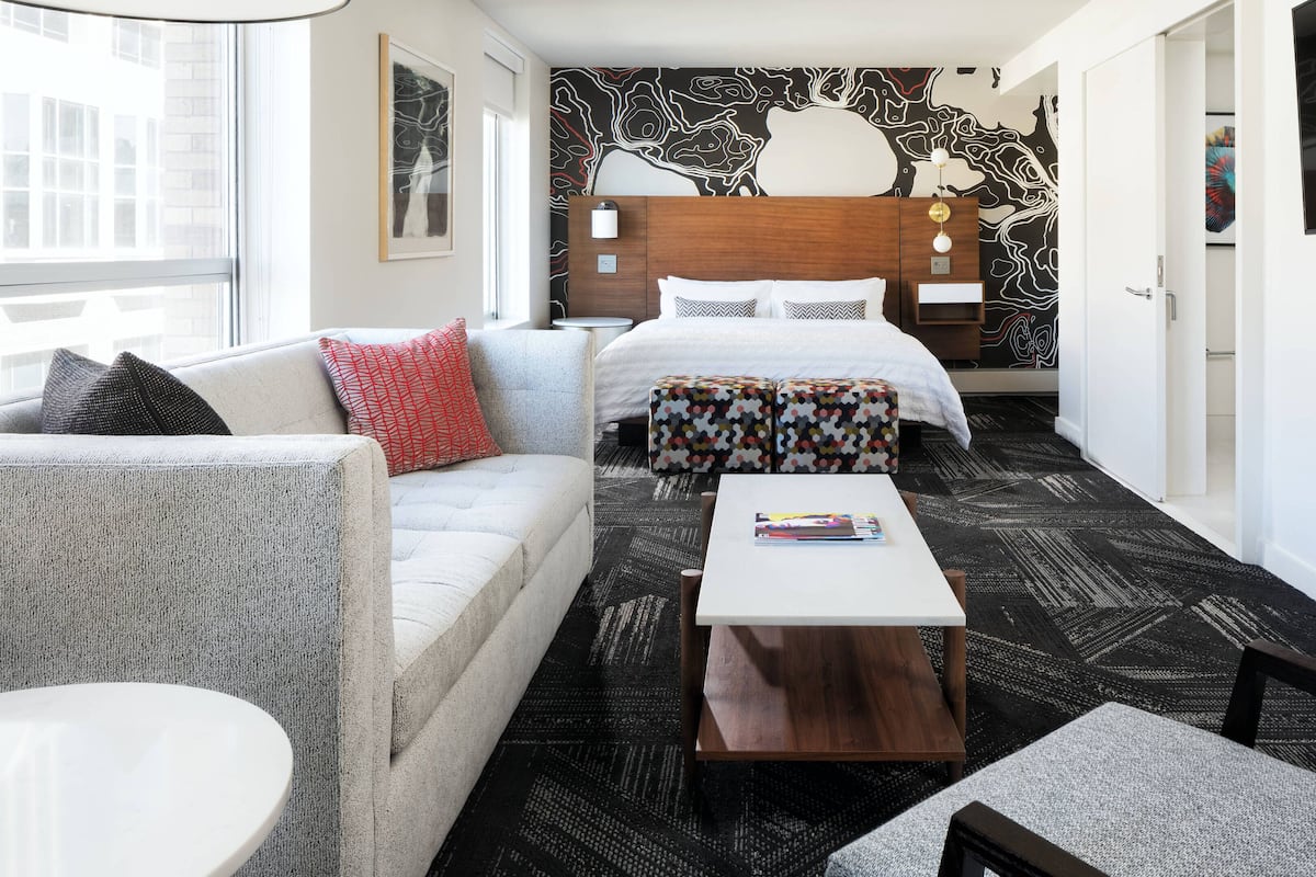 1 Schlafzimmer, hochwertige Bettwaren, Daunenbettdecken