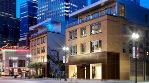 Exterior - The Chambers Hotel (Minneapolis)