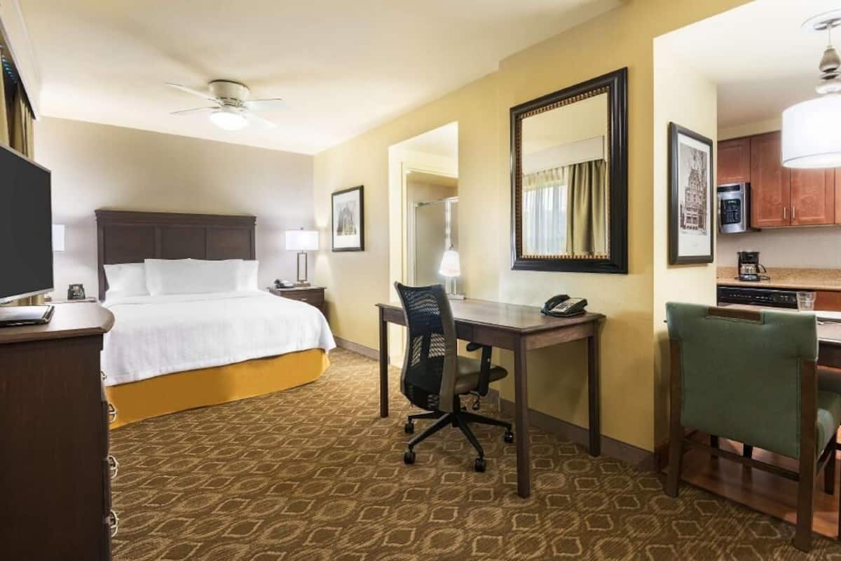 1 bedroom, hypo-allergenic bedding, pillowtop beds, desk