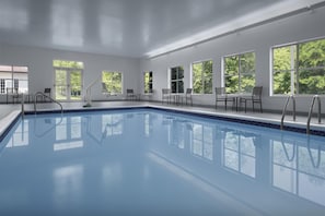 Una piscina cubierta